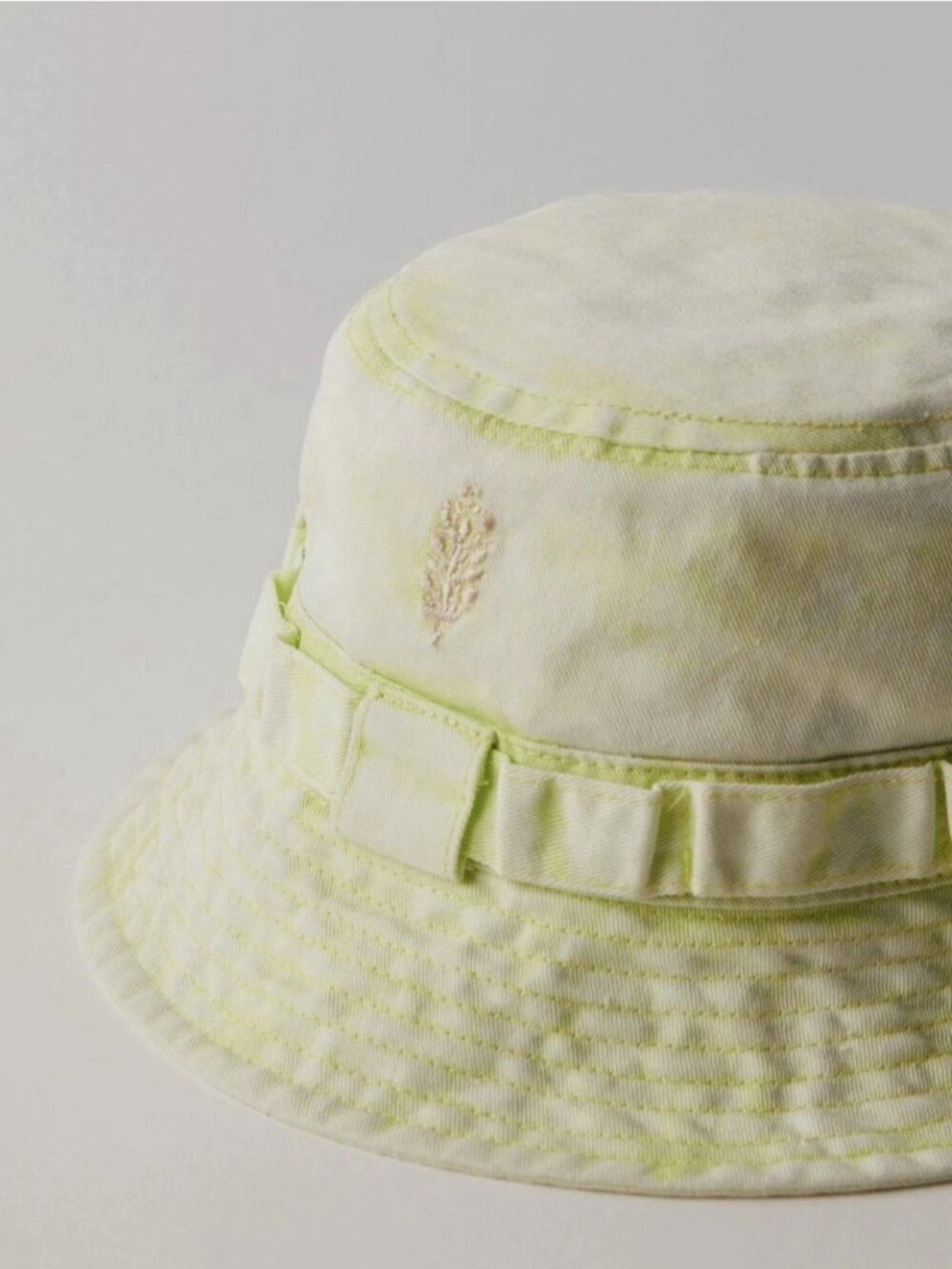 NWT Free People Happy Trails Bucket Hat in Washed Lime - Picture 3 of 5